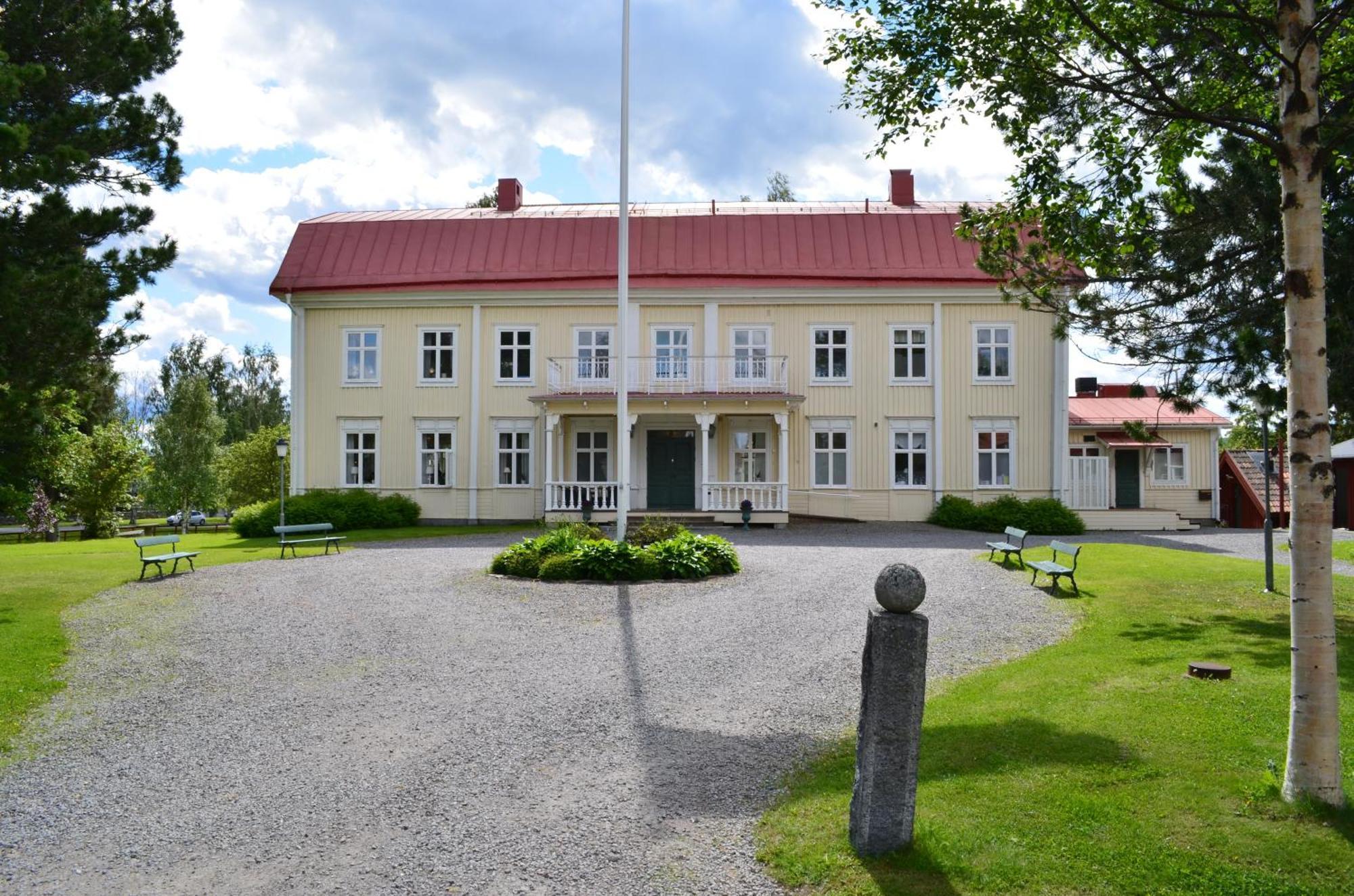Stiftsgarden Konferens & Hotell Шеллефтео Екстер'єр фото